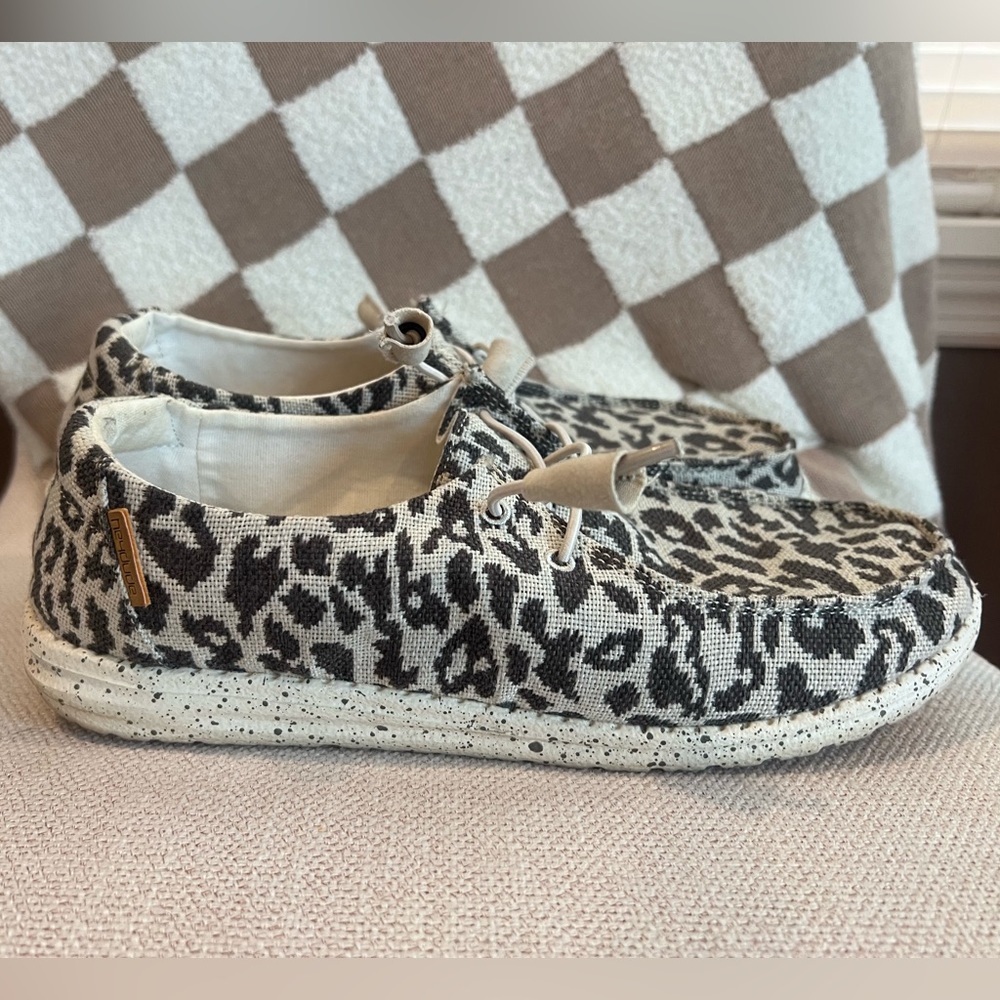 Hey Dude Leopard - Picture 2 of 2